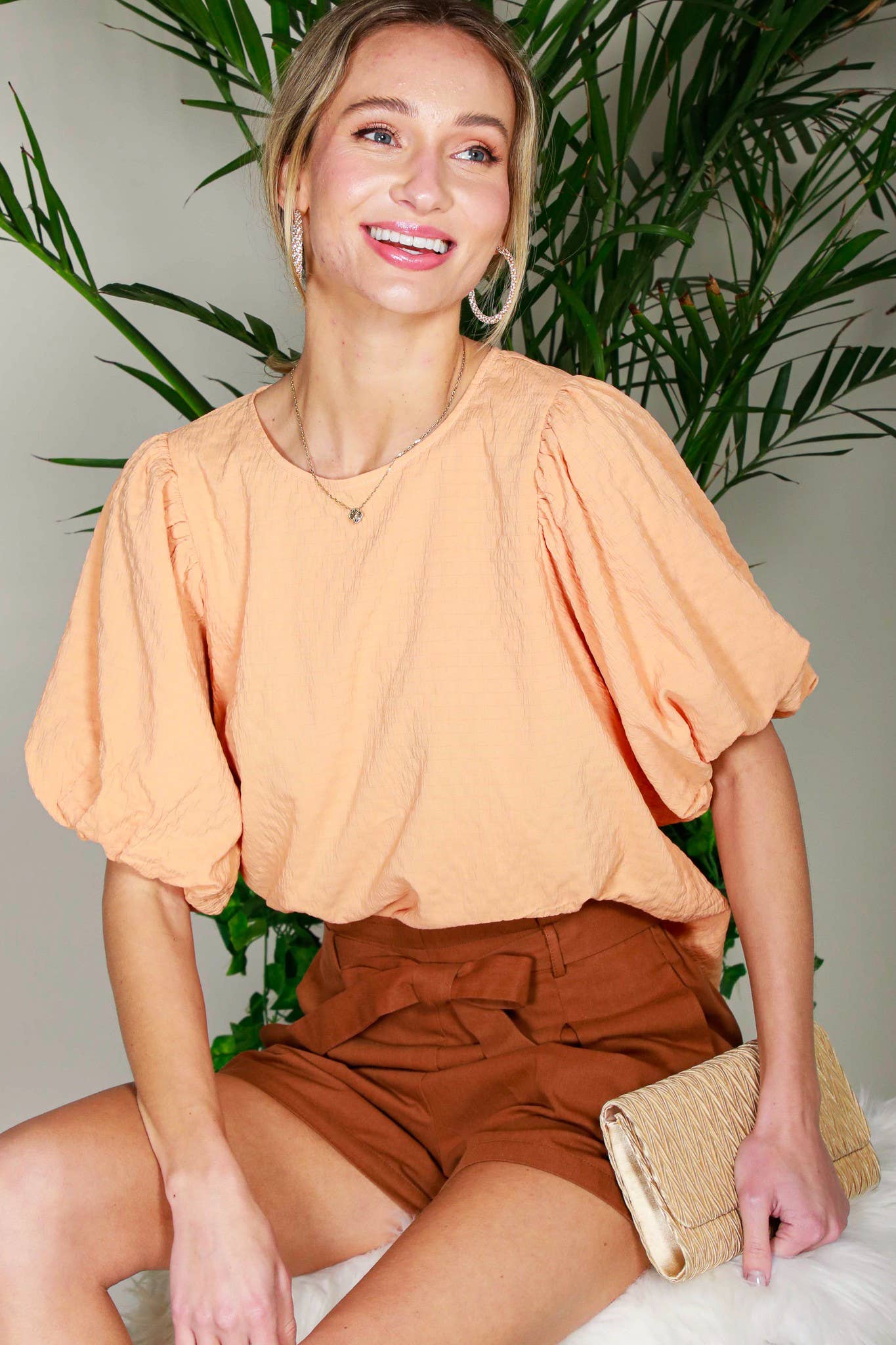 Round Neck Short Bubble Sleeve Woven Blouse- Peach