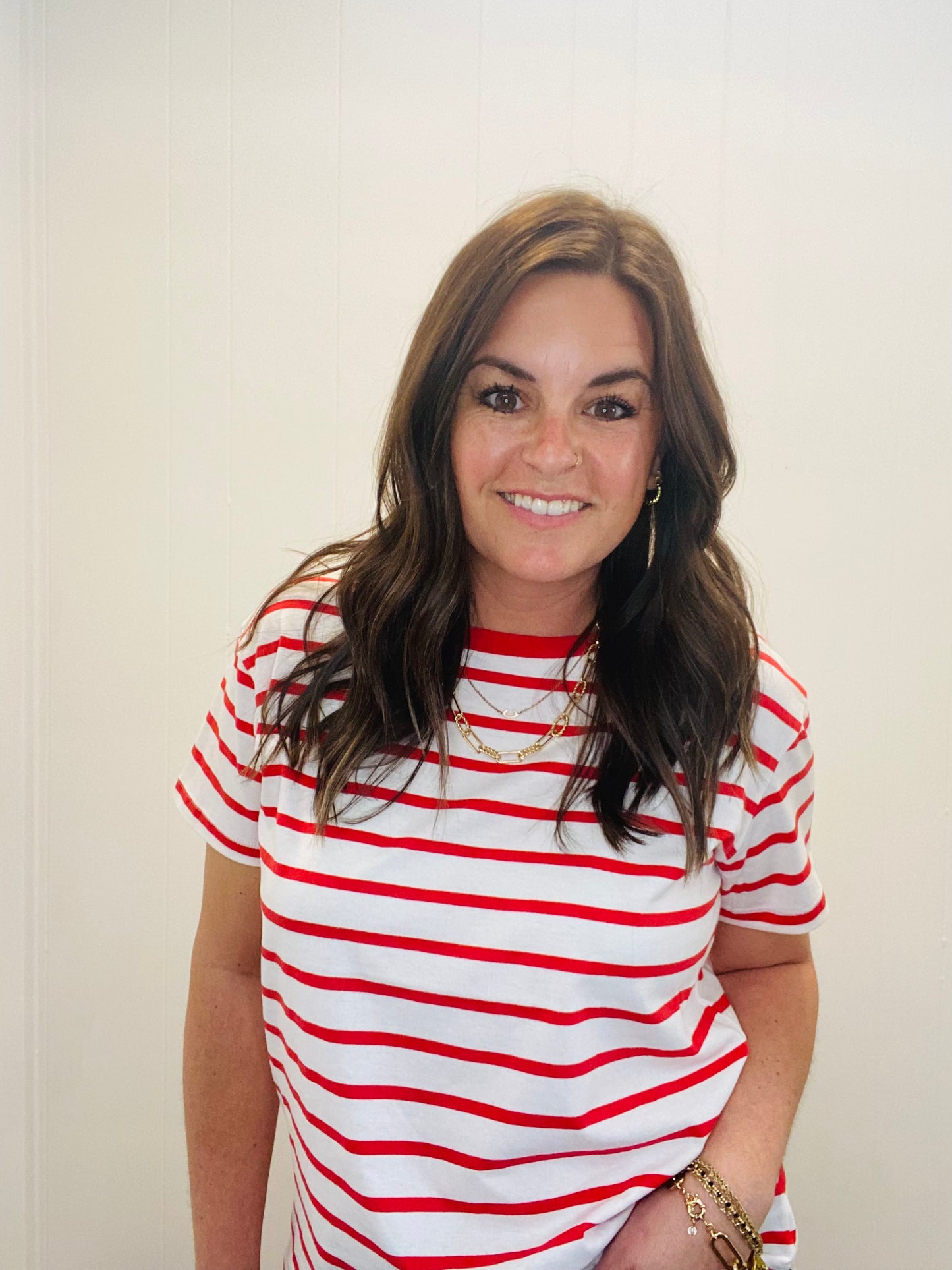 Red and White Short Sleeve Crew Neck Tee