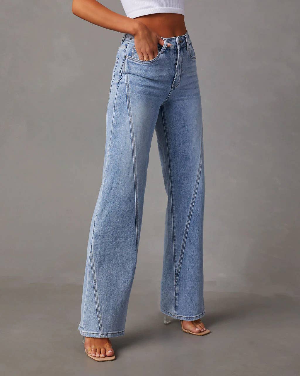 High Rise Loose-Fitting Wide-Leg Jeans