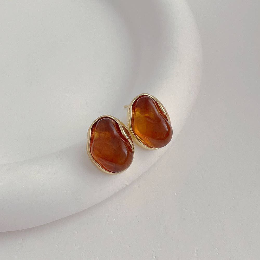 Simple Metal Encapsulation Pearl Stud Earrings: Brown