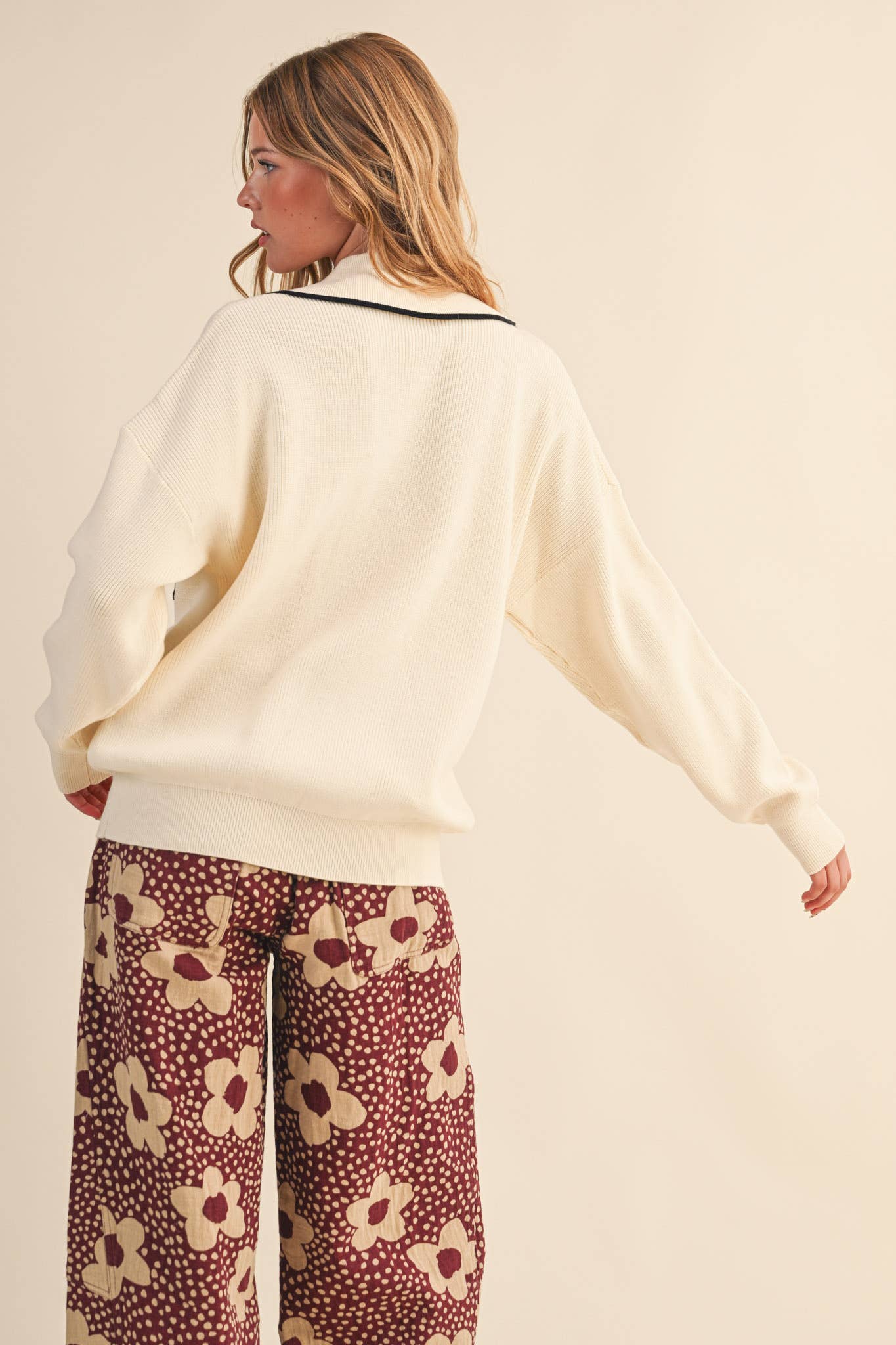 Ribbed Collared V-Neck Pullover Sweater | Women’s Relaxed Fit Knit